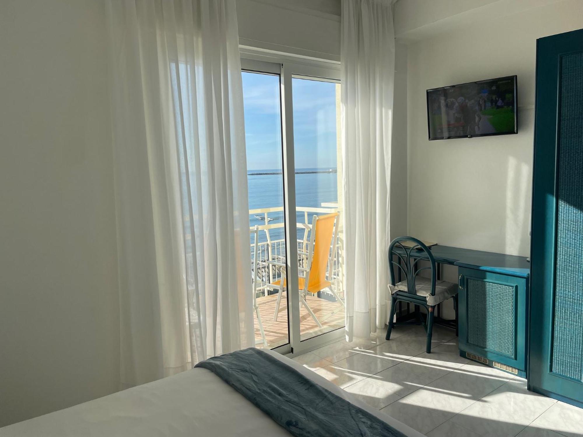 Hotel Miramare Diano Marina Exterior photo